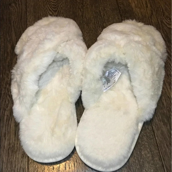 Nordstrom Snuggle Plush Faux Fur Slippers Slides Fuzzy Warm Memory Foam White XL - Picture 6 of 7